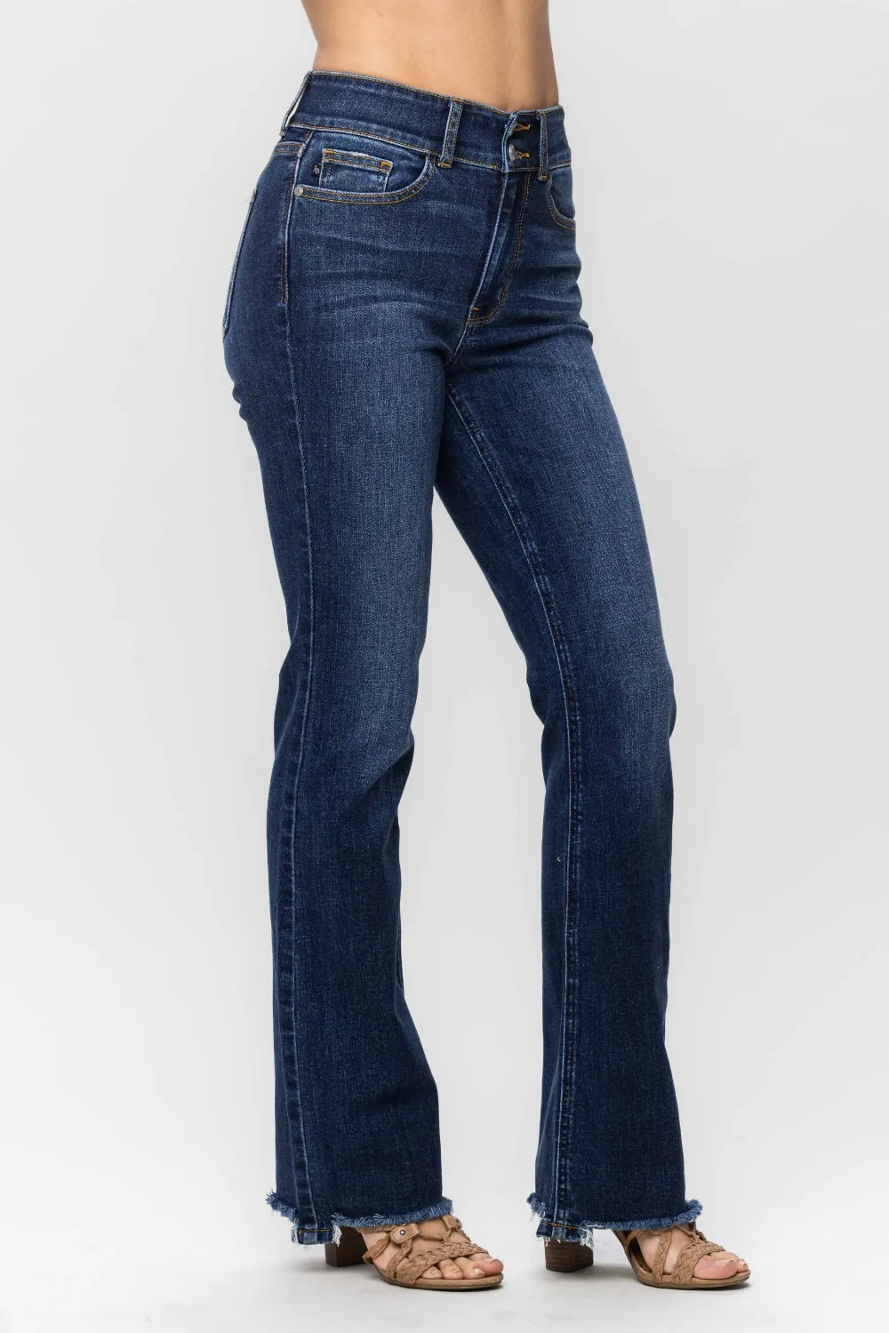 Judy Blue Frayed Hem Bootcut Jeans in Dark Wash