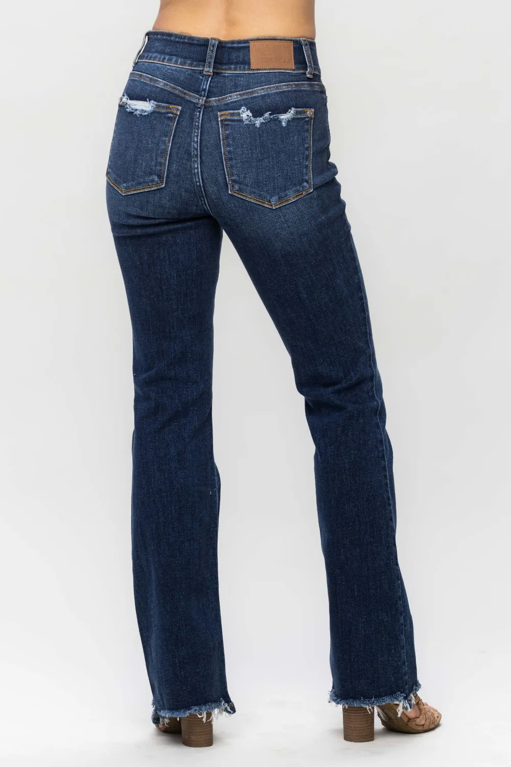 Judy Blue Frayed Hem Bootcut Jeans in Dark Wash