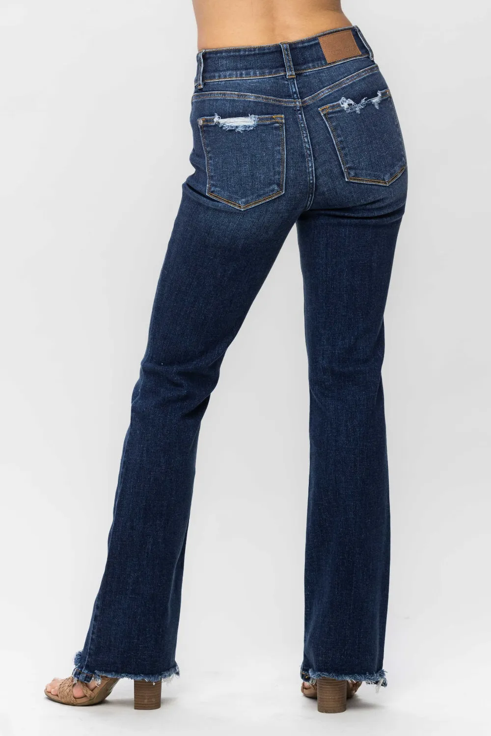 Judy Blue Frayed Hem Bootcut Jeans in Dark Wash